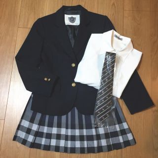 美品定価5万円以上！制服4点セット Burberry CONOMi ディズニー (その他)