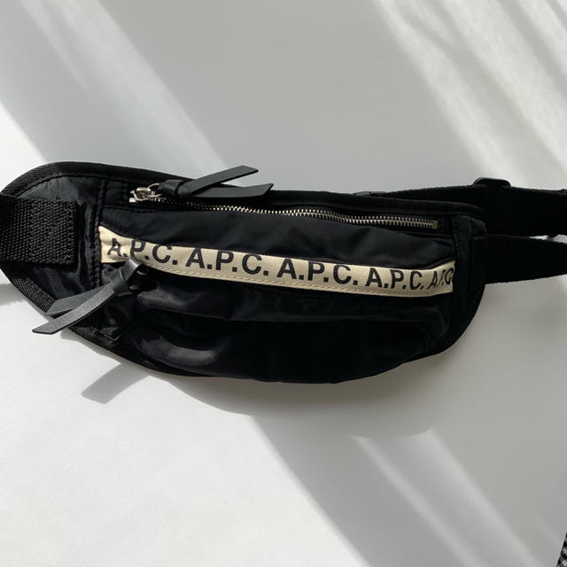 a.p.c. ヒップバッグ