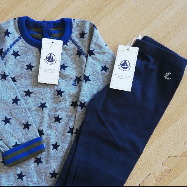 PETIT BATEAU(プチバトー)のプチバトー　レギンス&ロングTシャツセットアップ　80〜85 キッズ/ベビー/マタニティのベビー服(~85cm)(トレーナー)の商品写真