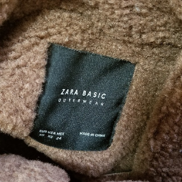 ZARA(ザラ)のZARA ムートン アウター レディースのジャケット/アウター(ブルゾン)の商品写真