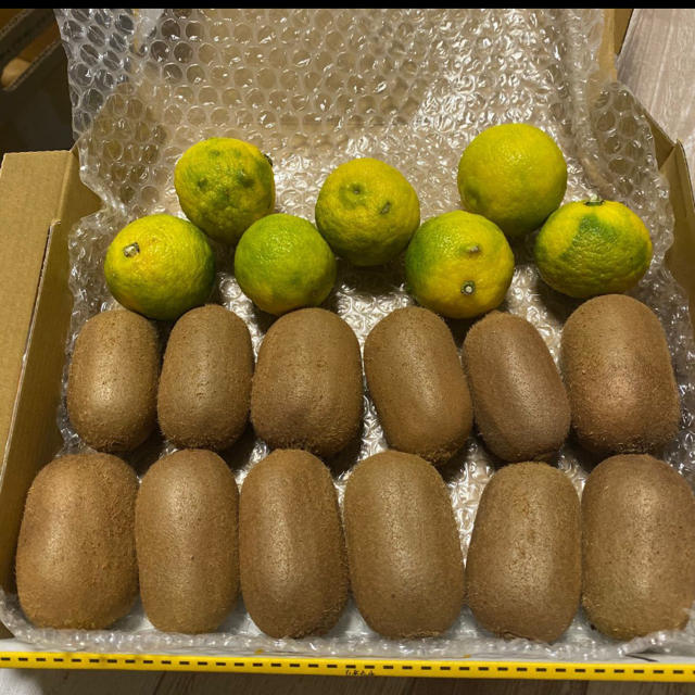 行列のできるキウイ農家のグリーンキウイ グリーンキウイ 柚子の通販 By 緑のあるインテリア S Shop ラクマ