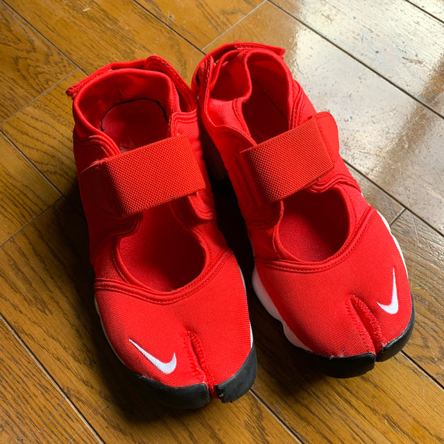 NIKE(ナイキ)のNikeエアリフト24cmレッド レディースの靴/シューズ(スニーカー)の商品写真