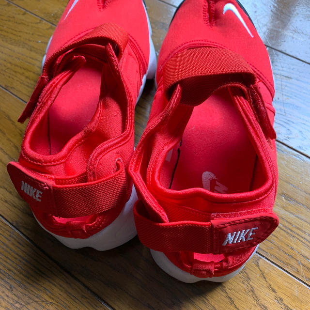 NIKE(ナイキ)のNikeエアリフト24cmレッド レディースの靴/シューズ(スニーカー)の商品写真