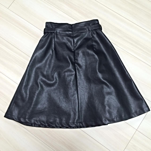 COCO DEAL(ココディール)のココディール♡フェイクレザースカート レディースのスカート(ひざ丈スカート)の商品写真