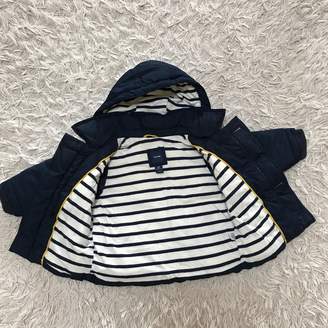 babyGAP(ベビーギャップ)のBaby GAP アウター　80 キッズ/ベビー/マタニティのベビー服(~85cm)(ジャケット/コート)の商品写真