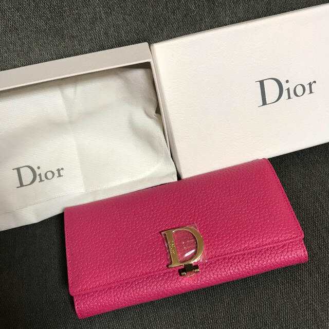 Dior - Dior 財布 ピンクの通販 by mill/プロフ読んでください【10月11日より3週間程度発送できません】｜ディオールならラクマ