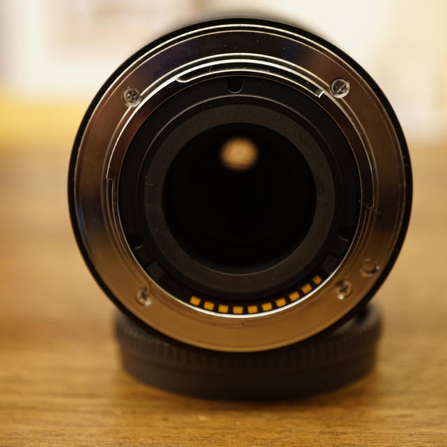 SONY(ソニー)の【値下げ！】SONY Eマウント用単焦点レンズ 24mm F1.8 スマホ/家電/カメラのカメラ(レンズ(単焦点))の商品写真