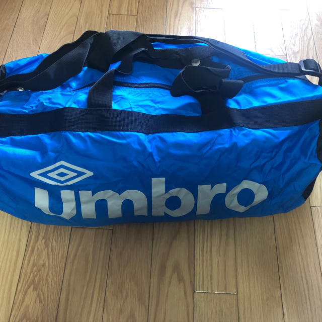 UMBRO(アンブロ)のアンブロ　ドラムバック　サッカー メンズのバッグ(ドラムバッグ)の商品写真