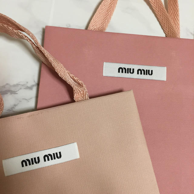 miumiu(ミュウミュウ)のmiumiu 紙袋 4点セット まとめ ミュウミュウ レディースのバッグ(ショップ袋)の商品写真