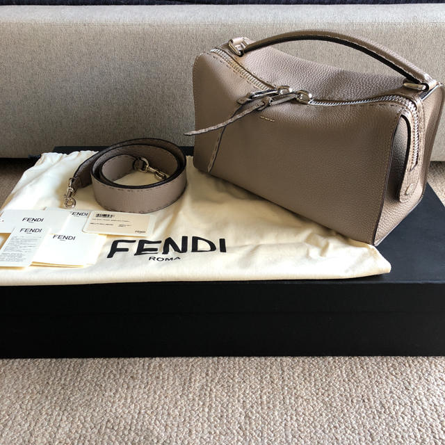 ❤️確実正規品❤️FENDI 総スパンコール　マンマバケット????