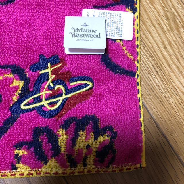 Vivienne Westwood(ヴィヴィアンウエストウッド)のmicmini様専用ですウェストウッド　ピンクタオルハンカチ レディースのファッション小物(ハンカチ)の商品写真