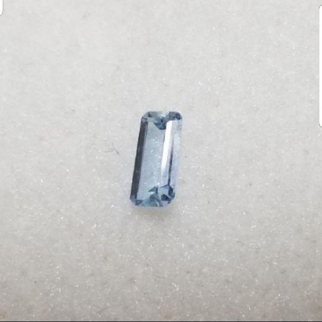 希少石　ジェレメジェバイト　ルース　0.22ct　ナミビア産　ジェムストーン ハンドメイドの素材/材料(各種パーツ)の商品写真