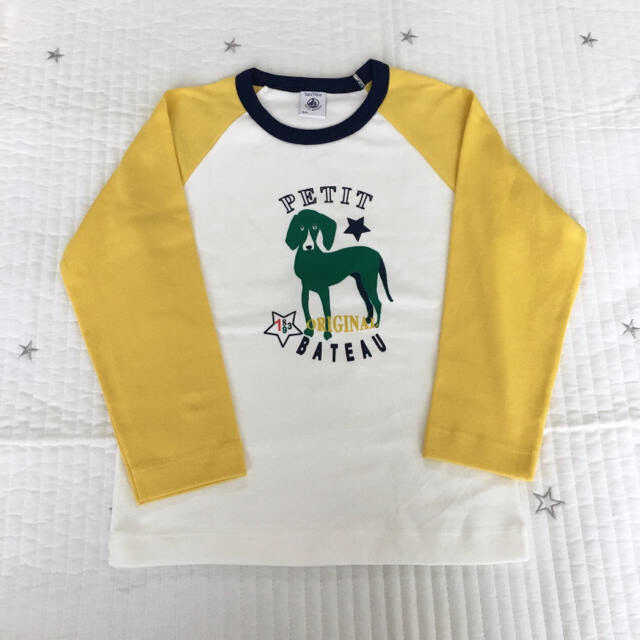 PETIT BATEAU(プチバトー)の新品未使用  プチバトー  パジャマ  5ans キッズ/ベビー/マタニティのキッズ服男の子用(90cm~)(パジャマ)の商品写真