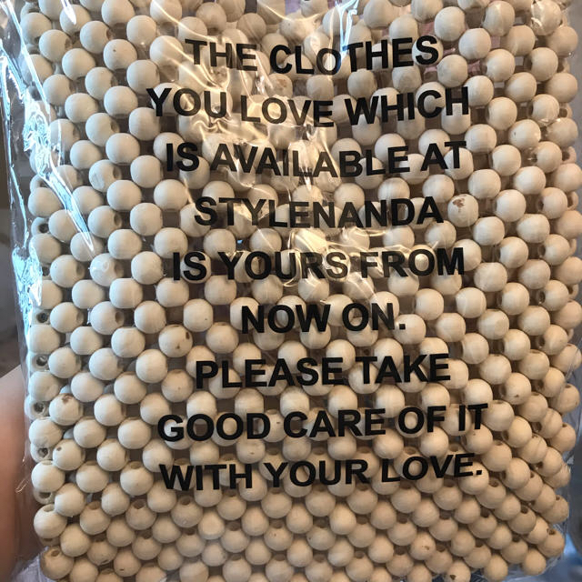 STYLENANDA(スタイルナンダ)のウッドビーズショルダーバッグ レディースのバッグ(ショルダーバッグ)の商品写真