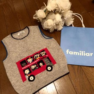 ファミリア(familiar)の超美品 ファミリア ニット ベスト 二階建てバス ♡(ニット)