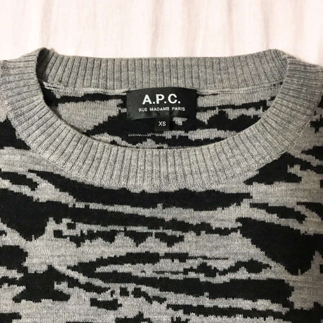 A.P.C(アーペーセー)のAPC ニット ゼブラ XS メンズのトップス(ニット/セーター)の商品写真