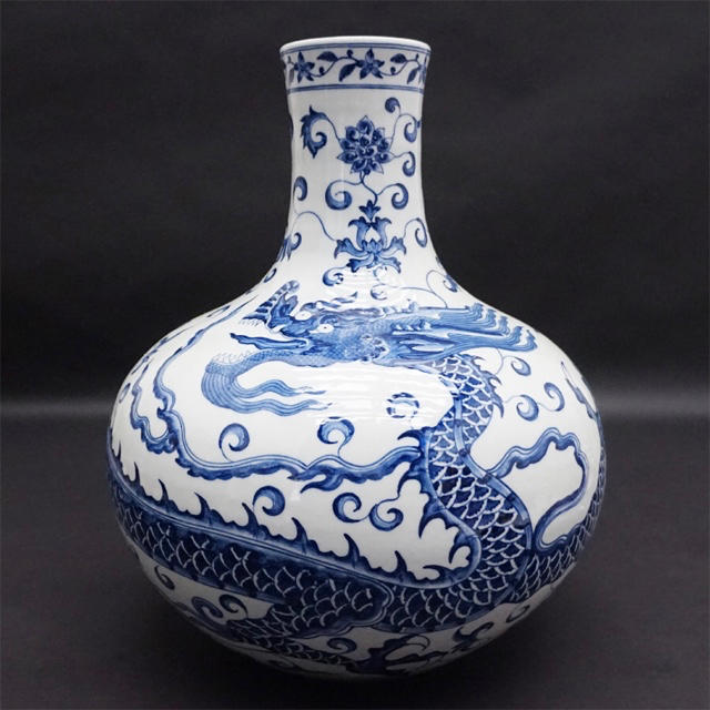 中国美術 青花龍紋天球瓶 国立故宮博物院証明書付 複製 染付 唐物 花器 花瓶