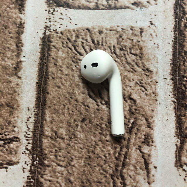 AirPods(片方右耳)