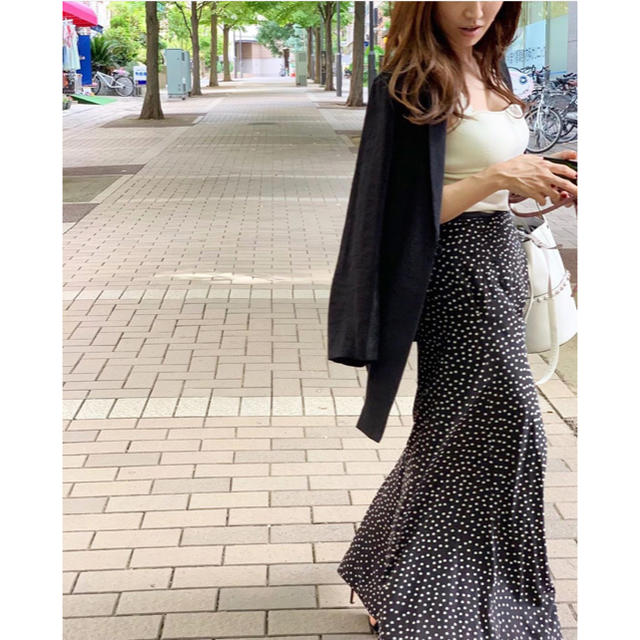 styling/】ドットロングスカート 神崎恵さん着用-