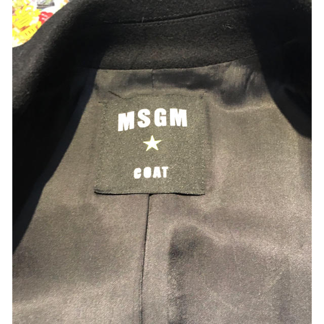MSGM(エムエスジイエム)のMSGM エムエスジーエム 美品 スターデザイン チェスターコート 48 メンズのジャケット/アウター(チェスターコート)の商品写真