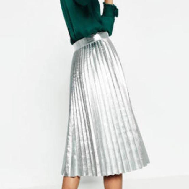 ZARA(ザラ)のZARA プリーツスカート シルバー レディースのスカート(ひざ丈スカート)の商品写真