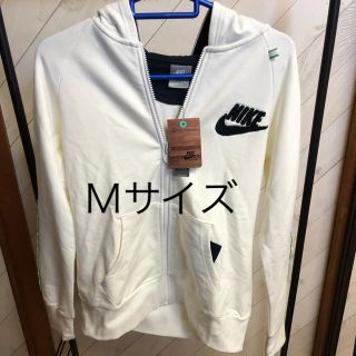 ナイキ(NIKE)のNIKE パーカー(パーカー)