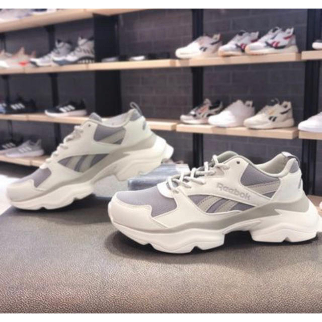 Reebok(リーボック)のReebok スニーカー レディースの靴/シューズ(スニーカー)の商品写真