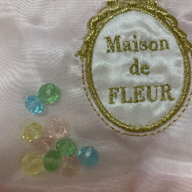 Maison de FLEUR(メゾンドフルール)の新品タグ付き♡ビッグリボンポーチ♡ レディースのファッション小物(ポーチ)の商品写真