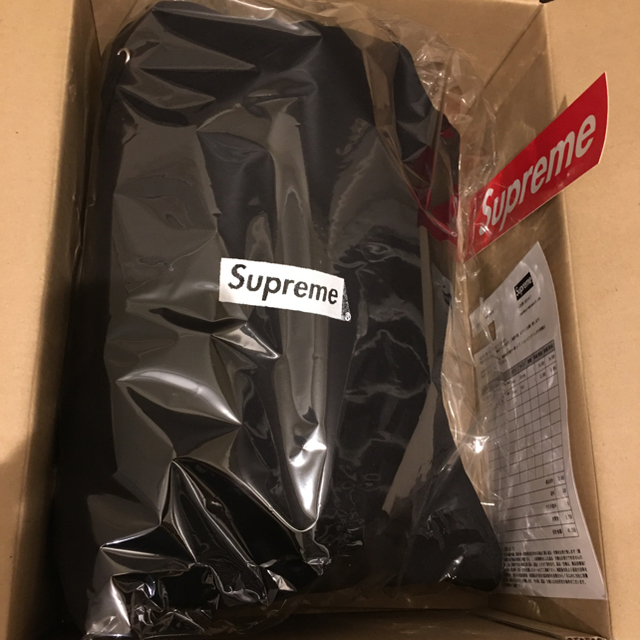 Supreme(シュプリーム)のXL / Stop Crying Hooded Sweatshirt Black メンズのトップス(パーカー)の商品写真