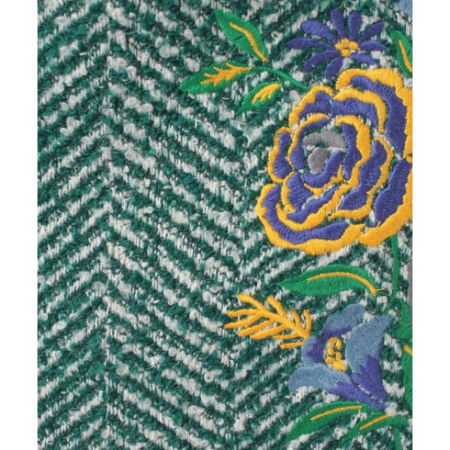 Million Carats(ミリオンカラッツ)の新品　定価12900円　ミリオンカラッツ　フラワー刺繍スカート  S、M レディースのワンピース(その他)の商品写真