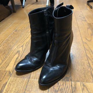 ザラ(ZARA)のZARA　レザー　ショートブーツ　ブラック（38）(ブーツ)