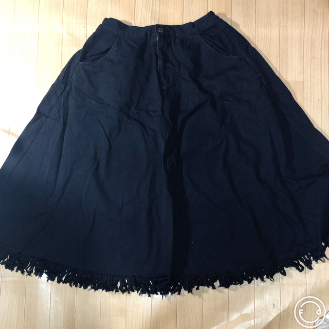 PUNYUS(プニュズ)の値下げ！PUNYUS フリンジデニムスカート ブルー・ブラック レディースのスカート(ロングスカート)の商品写真