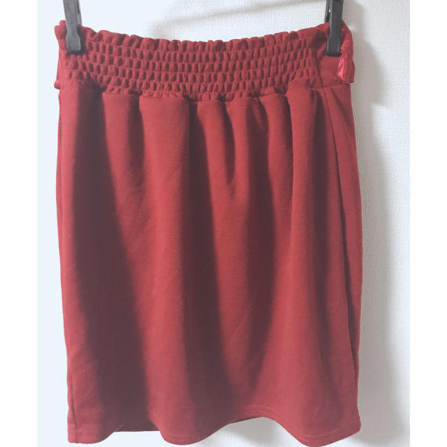 Pink Mix(ピンクミックス)の   【 12/30まで売りつくしセール中】PINKMIX 赤タイトスカート  レディースのスカート(ミニスカート)の商品写真