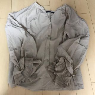 ダブルクローゼット(w closet)のダブルクローゼット  シャツ　ブラウス　ベージュ(シャツ/ブラウス(長袖/七分))