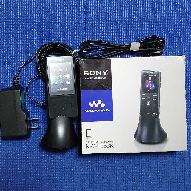 SONY(ソニー)のソニーウォークマン NW-E053K 4GB スマホ/家電/カメラのオーディオ機器(ポータブルプレーヤー)の商品写真