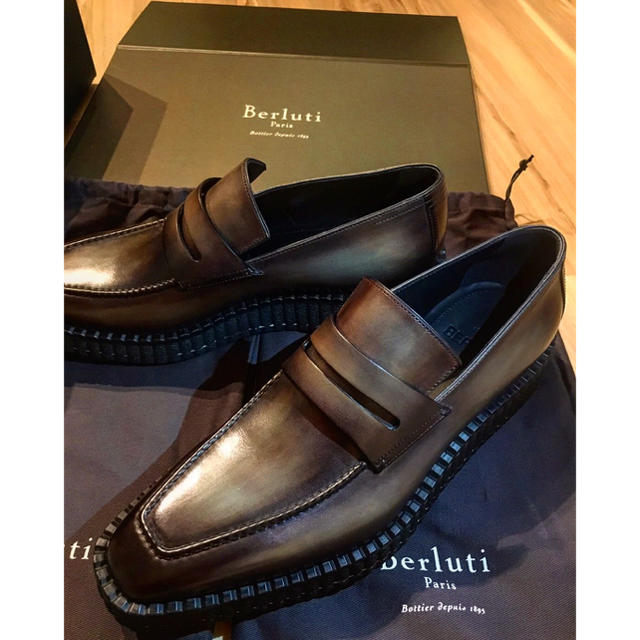 Berluti(ベルルッティ)の【新品】Berluti Andyアンディ デムジュール カーフレザー ローファー メンズの靴/シューズ(ドレス/ビジネス)の商品写真