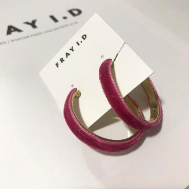 FRAY I.D(フレイアイディー)のベロア フープイヤリング レディースのアクセサリー(イヤリング)の商品写真