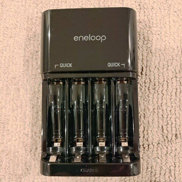 SANYO(サンヨー)のSANYO eneloop用 単３/単４充電器 NC-TGR01  本体のみ スマホ/家電/カメラのスマートフォン/携帯電話(バッテリー/充電器)の商品写真