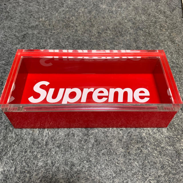 16AW Supreme/Lucite Box