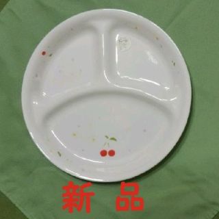 コレール(CORELLE)の新品未使用(ラベル付)
コレールランチプレートさくらんぼ柄(大)26cm①枚 (食器)