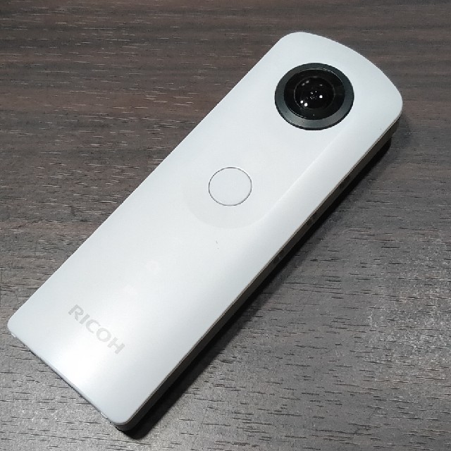 RICOH シータTHETA SC　360度カメラ スマホ/家電/カメラのカメラ(コンパクトデジタルカメラ)の商品写真