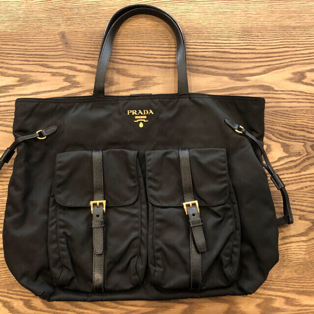 PRADA(プラダ)のお値下げ‼️美品‼️PRADAプラダ ナイロントート 軽量‼️使いやすい‼️ レディースのバッグ(トートバッグ)の商品写真