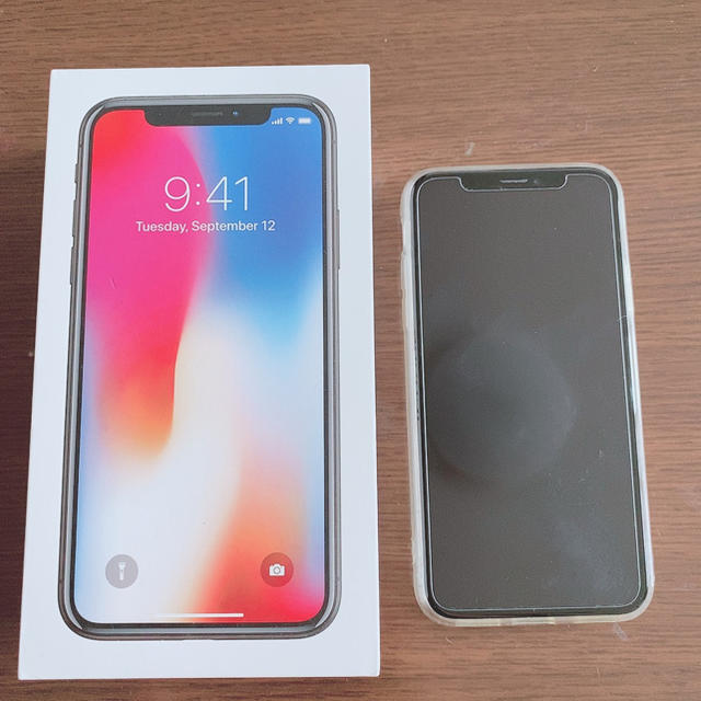 iPhone(アイフォーン)のiphone x SoftBank ホワイト スマホ/家電/カメラのスマートフォン/携帯電話(スマートフォン本体)の商品写真