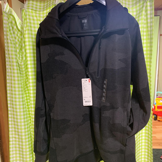 UNIQLO(ユニクロ)の※アバッキオ様専用※ UNIQLOメンズ　XL メンズのトップス(パーカー)の商品写真