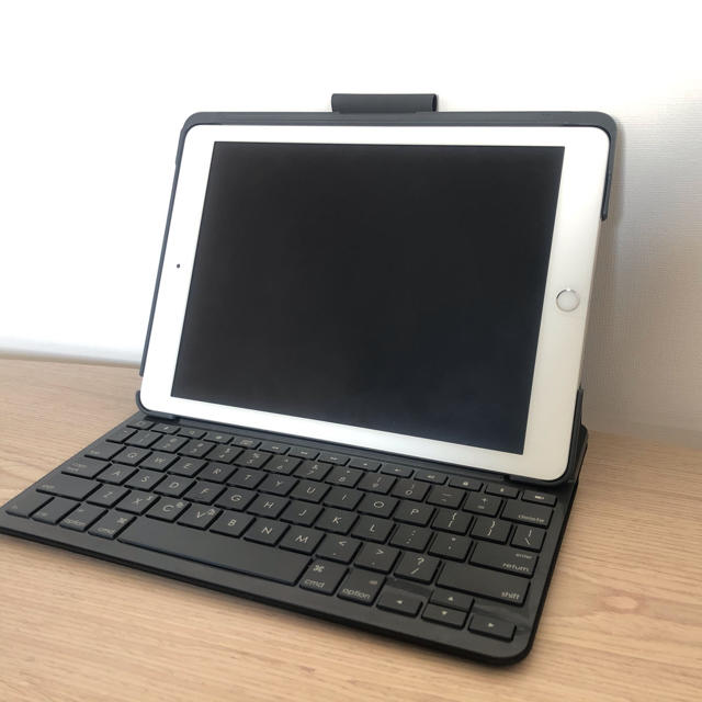 iPad 第6世代 キーボードSLIM FOLIO付PC/タブレット