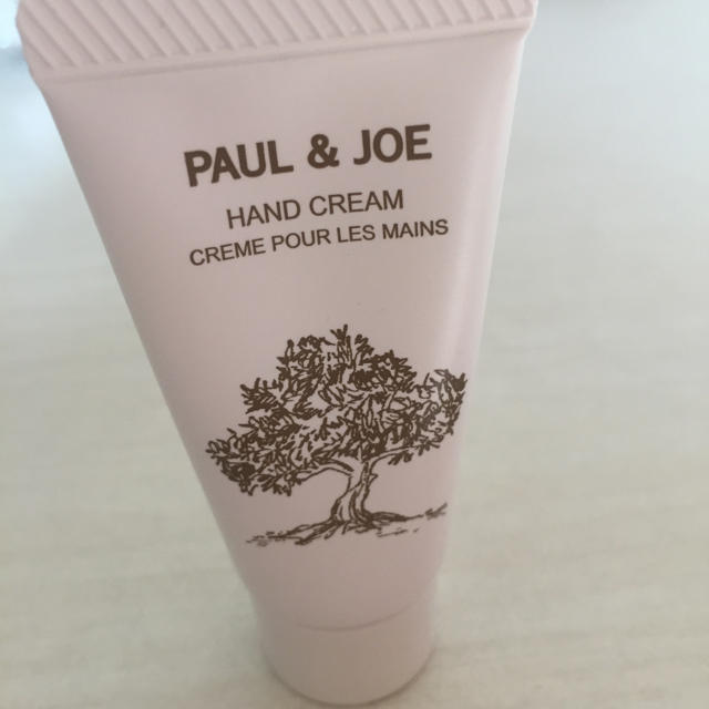 PAUL & JOE(ポールアンドジョー)のポール&ジョー ハンドクリームミニ コスメ/美容のボディケア(ハンドクリーム)の商品写真