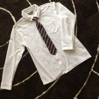 コムサイズム(COMME CA ISM)の美品　ネクタイ付　コムサイズム　長袖　白 ポロシャツ　130(ブラウス)