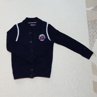 トミーヒルフィガー(TOMMY HILFIGER)の未使用★トミーヒルフィガー　ニット　カーディガン　ネイビー　110(ニット)