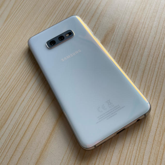 Samsung Galaxy s10e SIMフリー