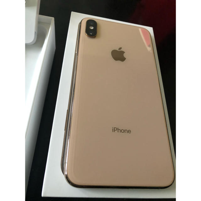 Apple(アップル)のiPhone XS Max 64GB ゴールド スマホ/家電/カメラのスマートフォン/携帯電話(スマートフォン本体)の商品写真